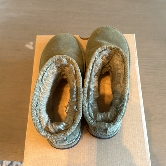 Ugg Classic Mini Side Logo - Picture 6 of 9